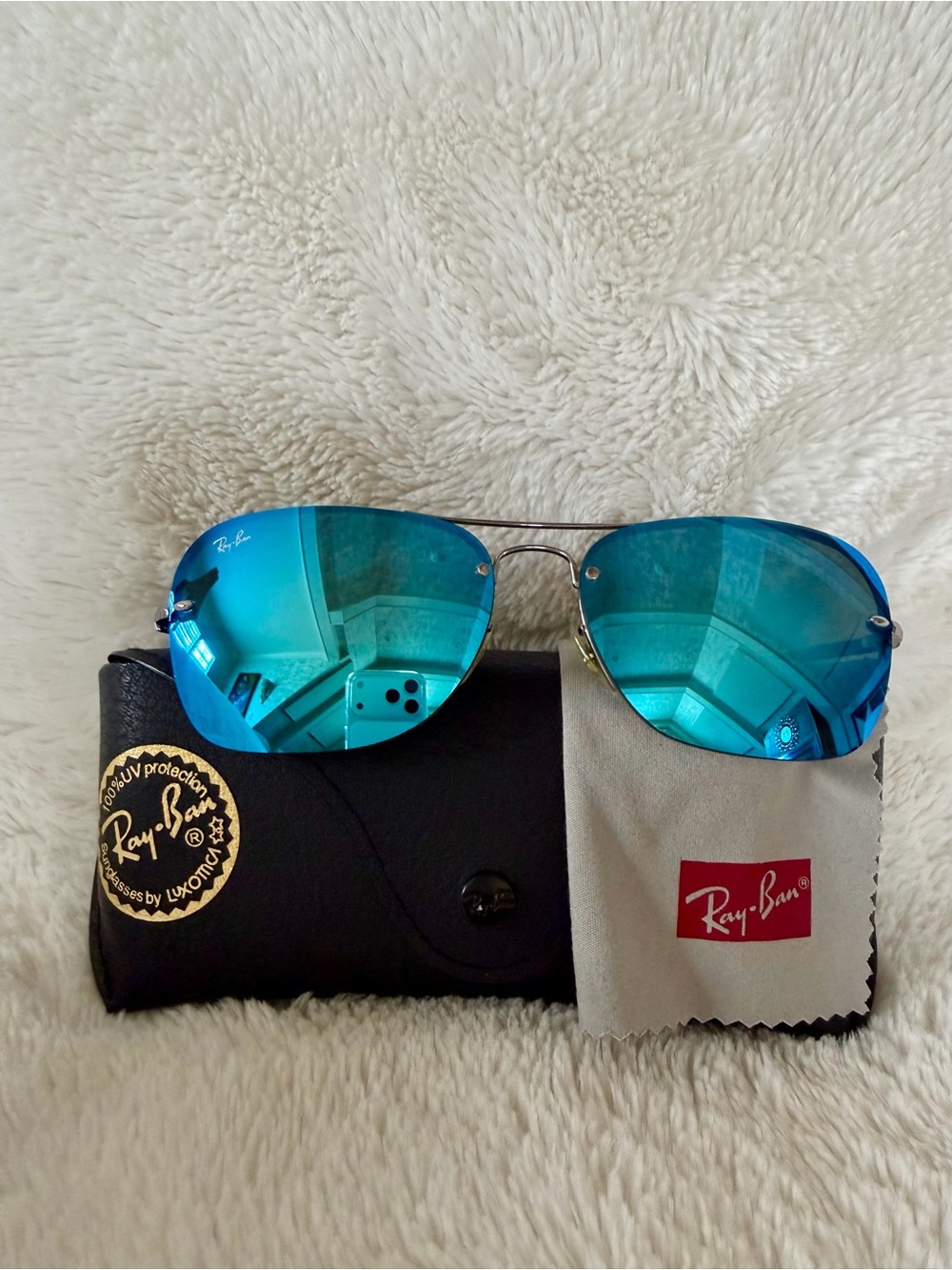 Ray-Ban Unisex Aviator Sunglasses - Teal Blue Mirror Lenses